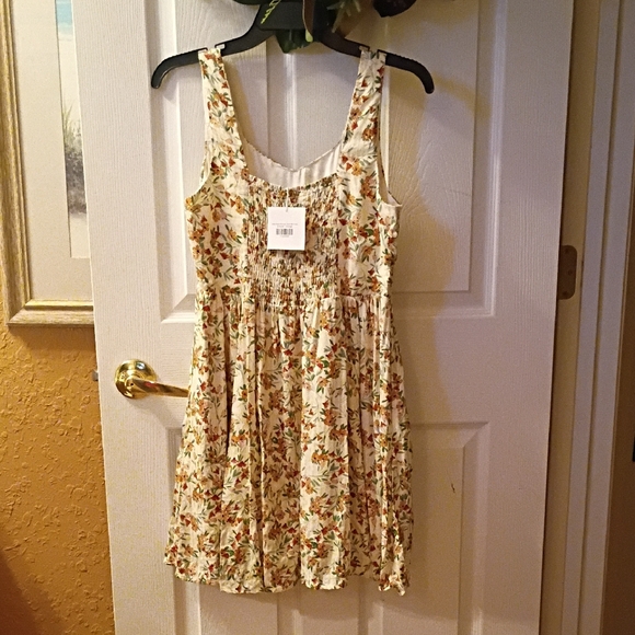 Sadie & Sage Floral Mini Dress - Cream and Red - Picture 3 of 3